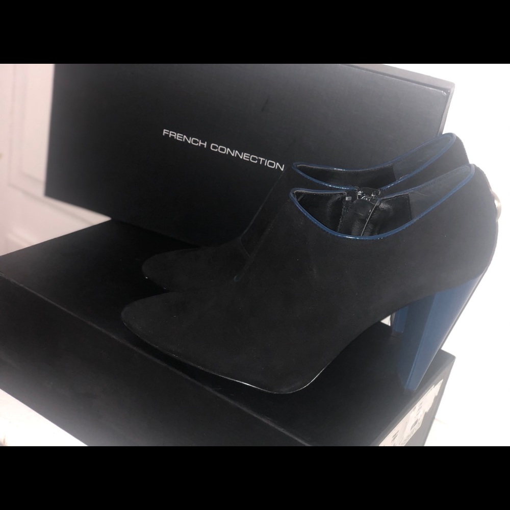 French connection Black booties with a blue heel